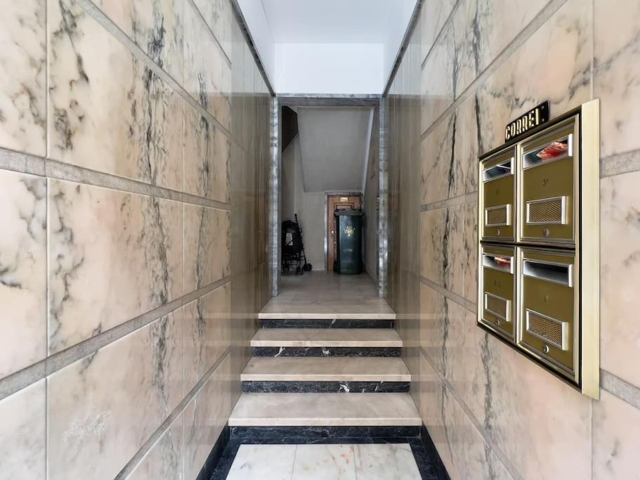 Appartamento Olaias Lisbon 2 Bed Near Metro 2 Esterno foto